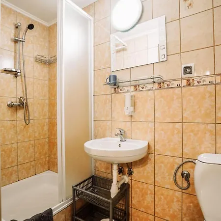 לינה וארוחת בוקר Gosciniec Kukulka Z Jacuzzi