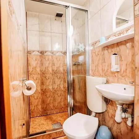 לינה וארוחת בוקר Gosciniec Kukulka Z Jacuzzi זקופאנה